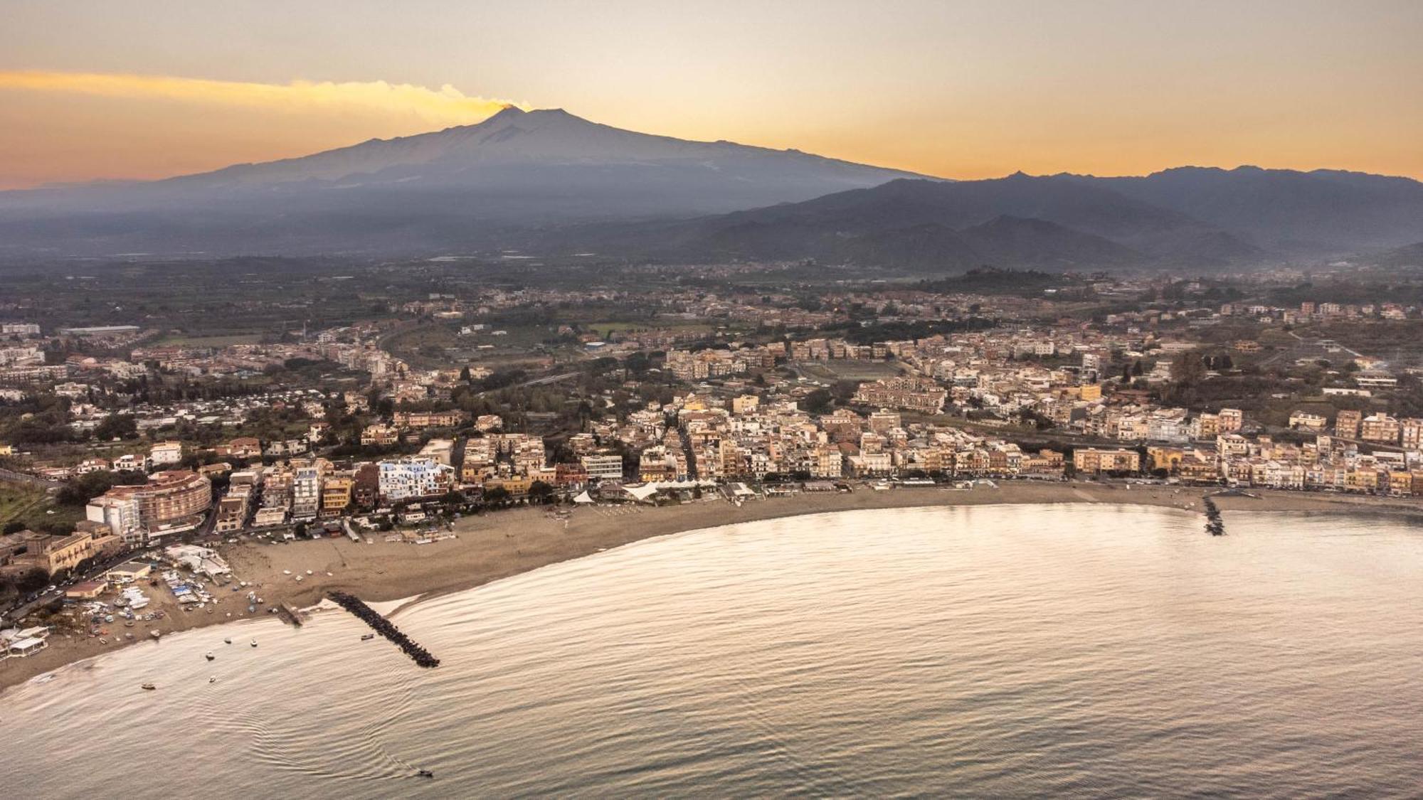 Camurria Apartments Giardini Naxos Esterno foto